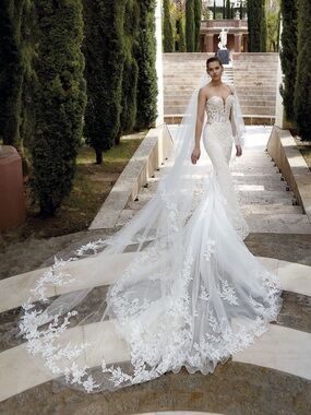 Demetrios Wedding Gown Dress Stunning Size 8